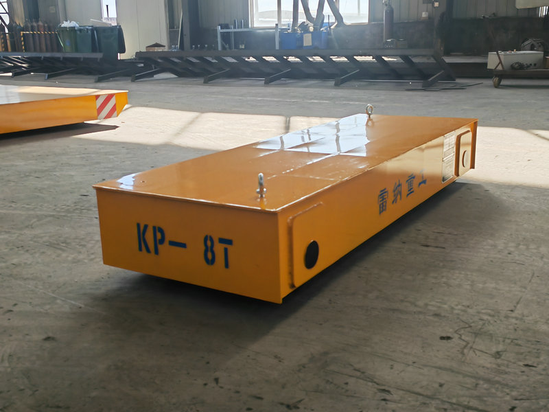 Neupotrebljivi željeznički prijenosni tramvaj